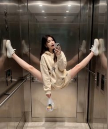 AI生成电梯一字马美女制作教程，条条流量上万，别再在外面被割韭菜了，全流程实操-网赚项目众筹网